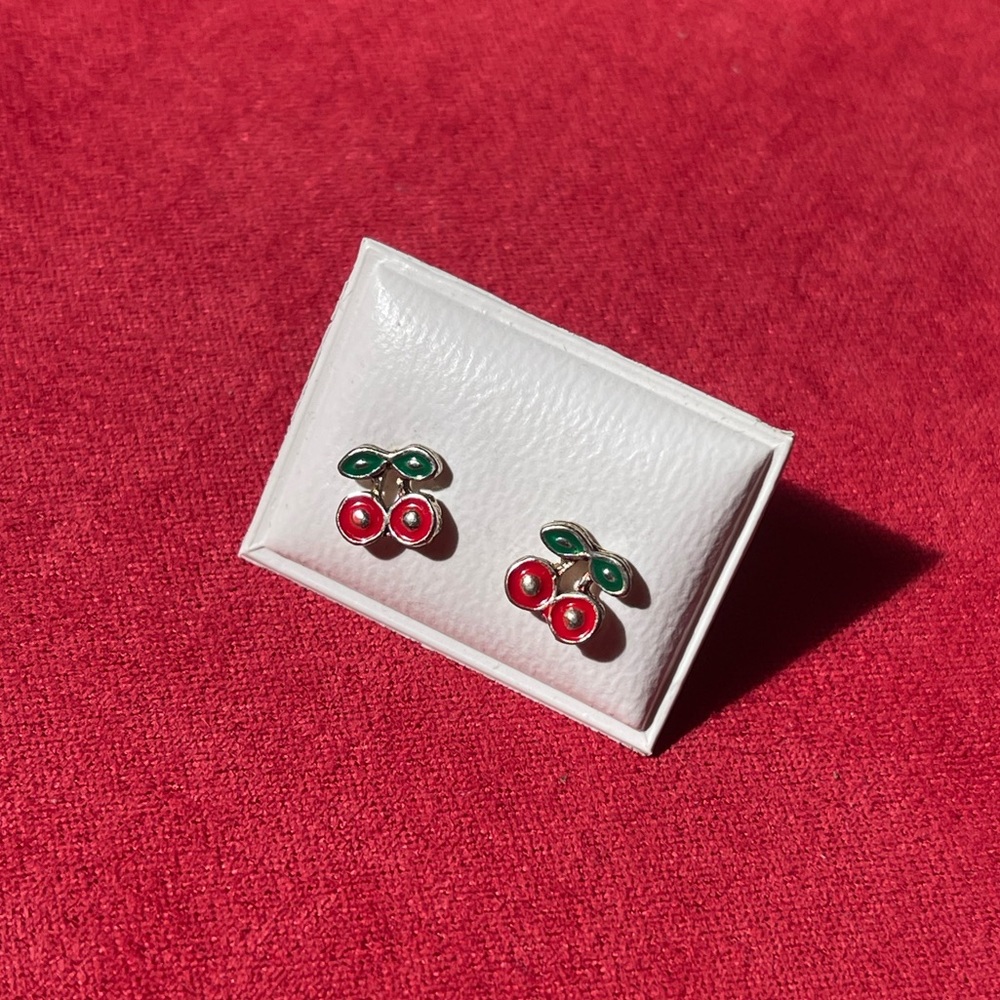 Sterling Silver 🍒 Studs